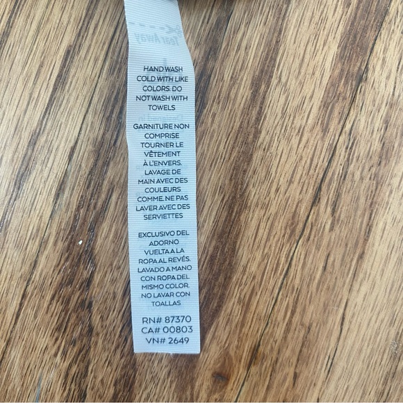 Alo Yoga Endear Sports Bra - Black - Small - Picture 8 of 8